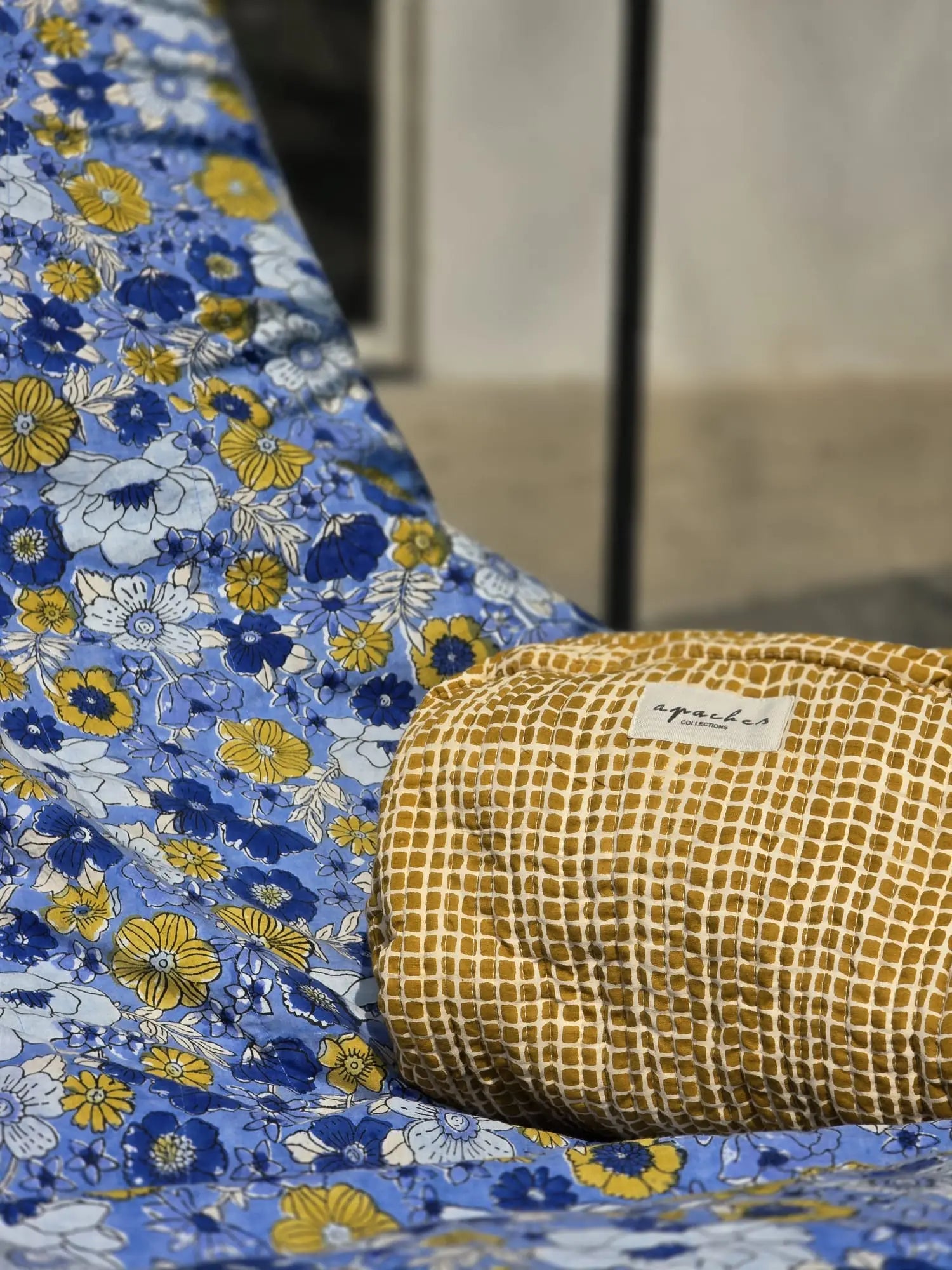 Accessoires de mode Seea Concept Store – Trousse, bananes, sacs, foulards élégants et tendance 