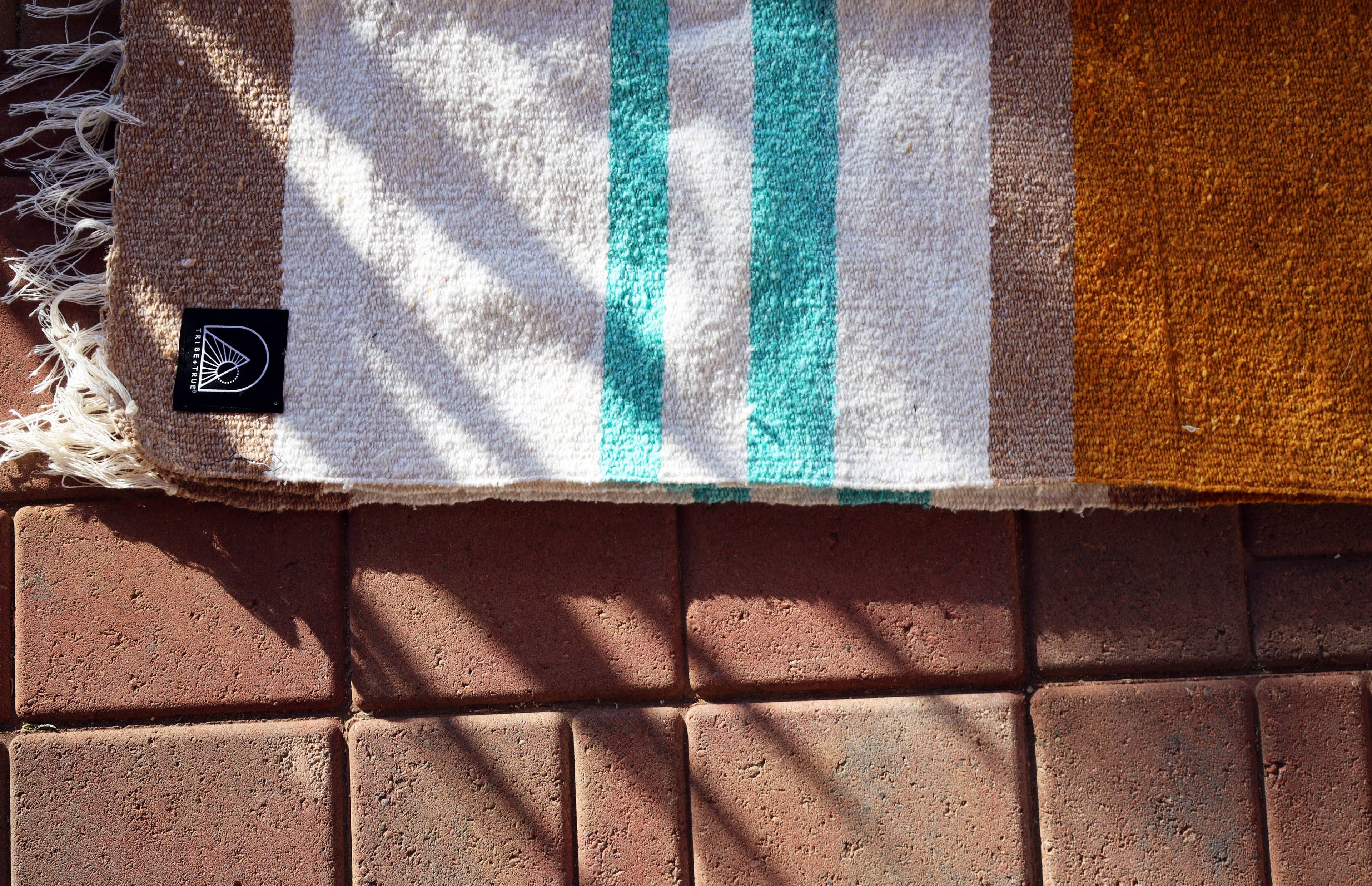 Plaid Fleur du désert tissé main - Conceptstore Royan