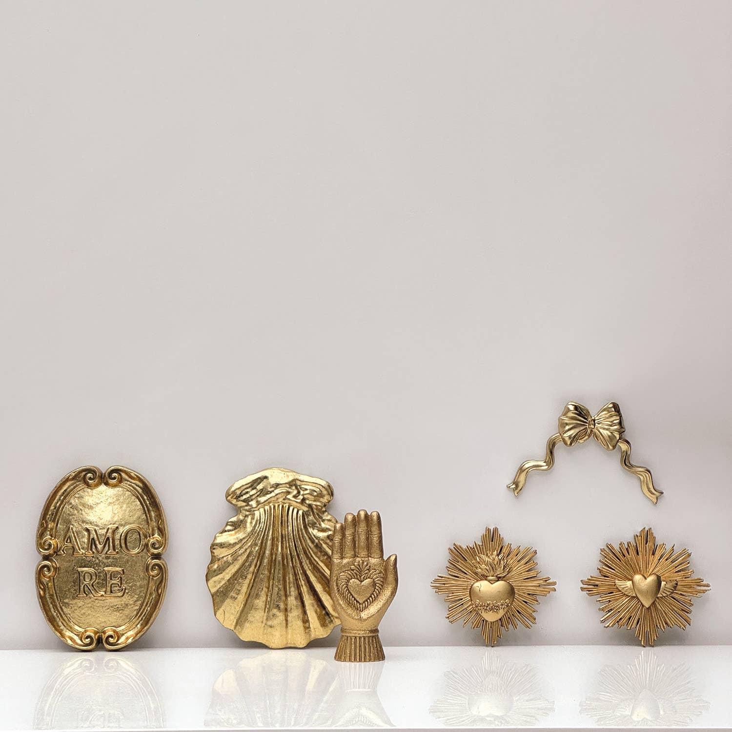 Main ex-voto dorée - Concept Store Royan