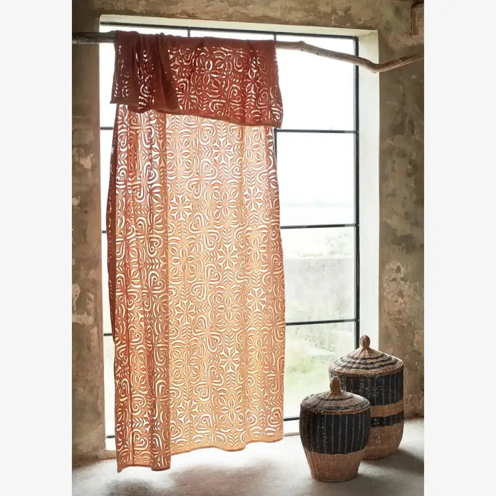 Jeté brodé Madam Stoltz Seea Concept Store Royan