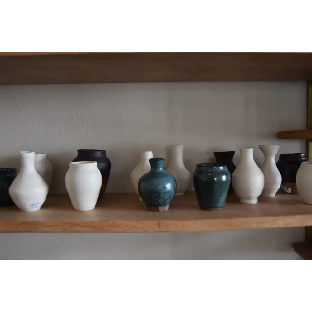 Mini soliflore - UB005 Noir Céramique Poterie Sara Baudry Seea Concept Store Royan